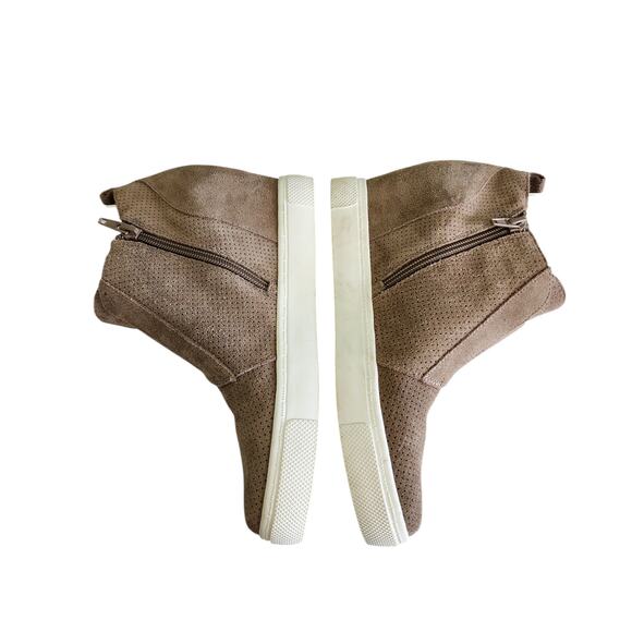 Steve Madden Womens Wavery Wedge Sneakers Size 8.5 Tan Perforated Suede Sporty - Picture 5 of 12